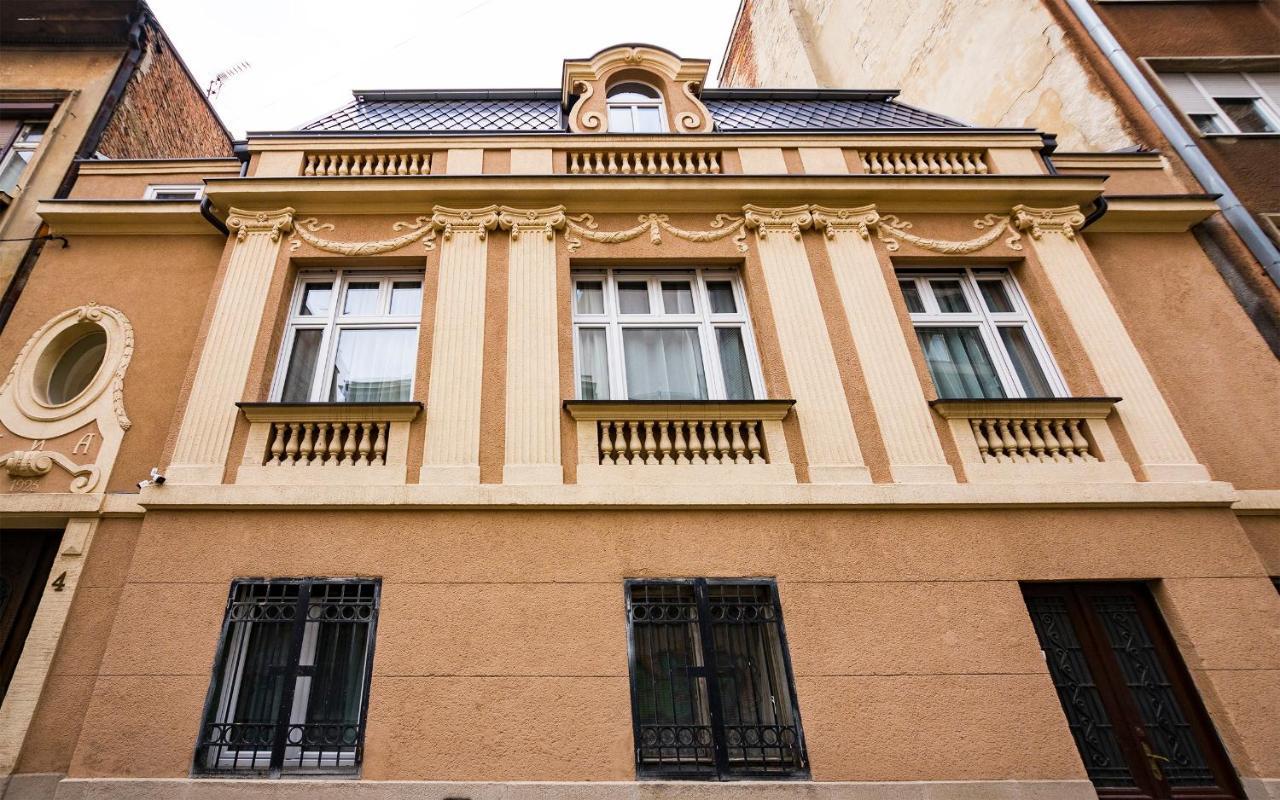 Lux Old Town Apartman *
