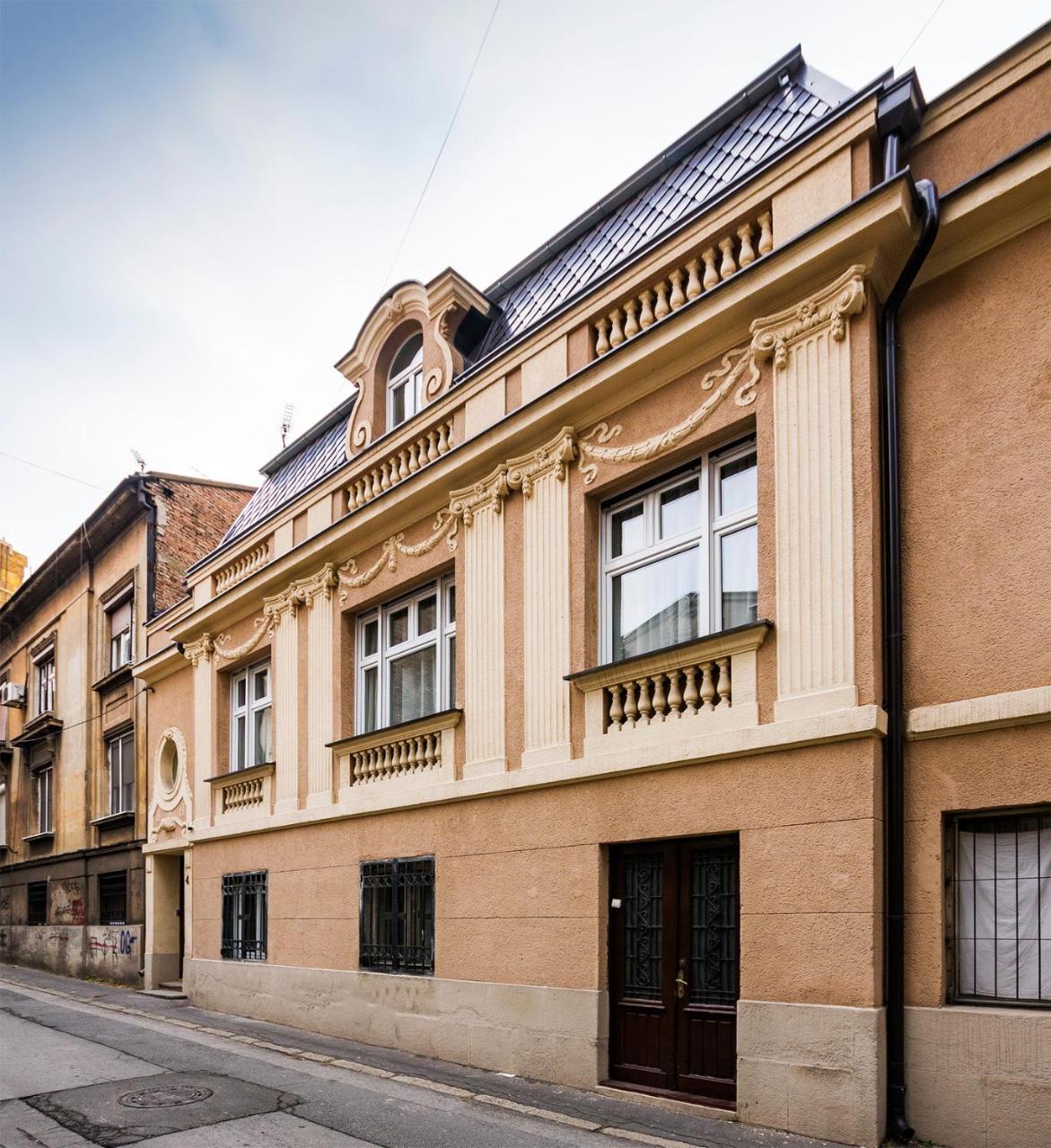 Lux Old Town *